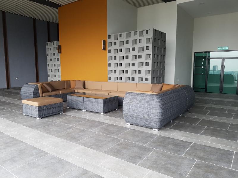 the reach condominium 10